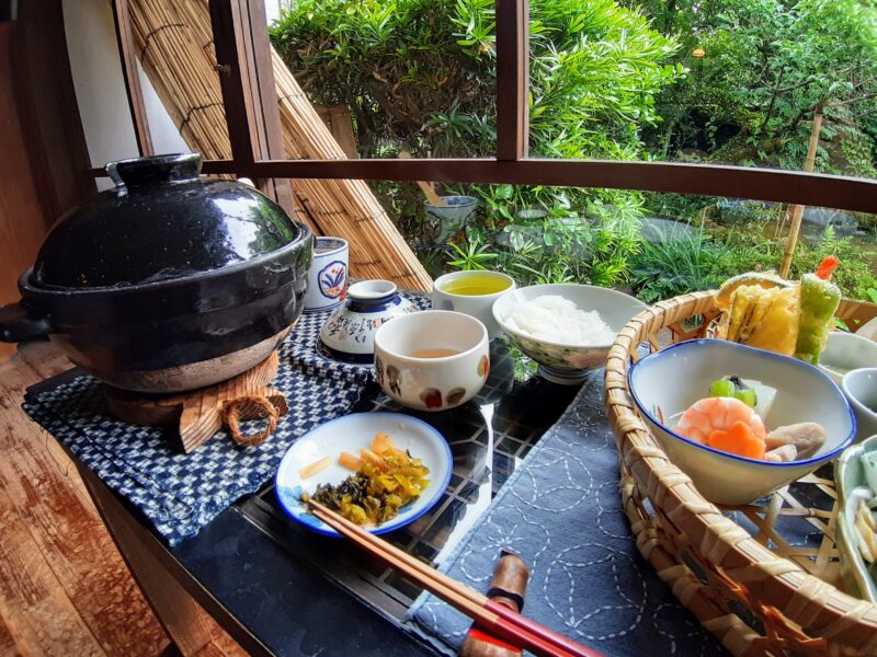 おすすめは土鍋で炊いたごはんである